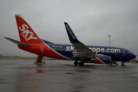 OM-NGD @ VIE - Sky Europe Boeing 737-700 - by Yakfreak - VAP