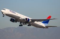 N835MH @ LAX - Delta Airlines N835MH (FLT DAL801) climbing out from RWY 25R enroute to Hartsfield Jackson Atlanta Int'l (KATL).