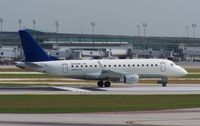 N872RW @ HOU - Lands on 12R - by Michael Bludworth