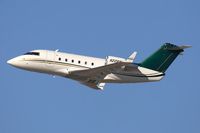 N228PK @ LAX - 1985 Canadair CL-600 Challenger 601 N228PK climbing out from RWY 25R enroute to Washington Dulles Int'l (KIAD).