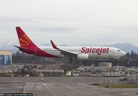 VT-SPL @ KPAE - Touch and go at Paine Field - by Matt Cawby