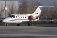 CS-DMC @ VIE - Netjets Raytheon 400XP
