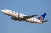 N39343 @ LAX - Continental Airlines N39343 (FLT COA731) climbing out from RWY 25R enroute to George Bush Intercontinental Houston (KIAH). - by Dean Heald