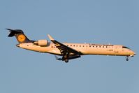 D-ACPI @ VIE - Lufthansa CRJ700 - by Andy Graf-VAP