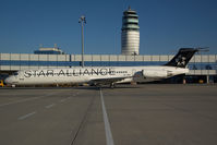 SE-DMB @ VIE - Scandinavian Airlines MD80 in Star Alliance colors - by Yakfreak - VAP