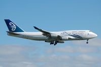 ZK-NBT @ AKL - The Queen of the skies - by Micha Lueck