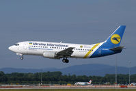 UR-GAQ @ VIE - Ukraine International B737-300 - by Thomas Ramgraber-VAP