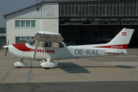 OE-KAL @ VIE - Airlink Cessna 182 - by Yakfreak - VAP