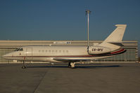 CS-DFE @ VIE - Netjets Falcon 2000 - by Yakfreak - VAP