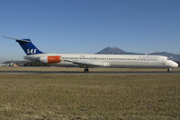 OY-KHC @ SZG - SAS MD80