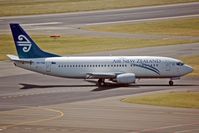 ZK-FRE @ WLG - Taxiing to the gate - by Micha Lueck