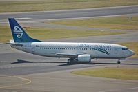 ZK-SJE @ WLG - Taxiing to the gate - by Micha Lueck