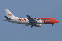 OO-TNE @ VIE - TNT B737-300(-pasanger) - by Thomas Ramgraber-VAP
