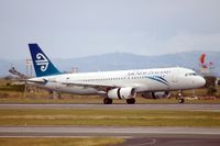 ZK-OJM @ AKL - Touching down - by Micha Lueck