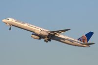 N56859 @ LAX - Continental Airlines N56859 (FLT COA494) climbing out from RWY 25R enroute to George Bush Intercontinental Houston (KIAH). - by Dean Heald