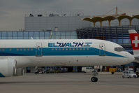 4X-EBT @ VIE - El Al boeing 757-200 - by Yakfreak - VAP