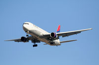 N144DA @ ATL - On final for Runway 26L - by Michael Martin