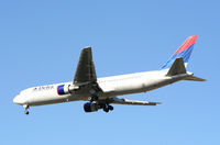 N144DA @ ATL - On final for Runway 26L - by Michael Martin