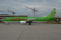 OO-TUM @ VIE - Jet4you.com Boeing 737-400 - by Yakfreak - VAP