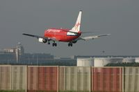 OO-VEH @ EBBR - shortly before touching rwy 25L