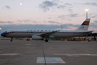 D-AIRX @ VIE - Lufthansa Airbus 321 in retro colors - by Yakfreak - VAP