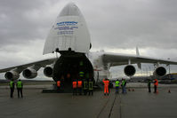 UR-82060 @ CGN - visitor