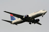 N397DA @ ATL - On final for Runway 9R - by Michael Martin