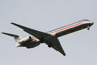 N582AA @ ATL - On final for Runway 9R - by Michael Martin