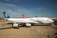 ZK-NBT @ MEL - Arriving at the gate - by Micha Lueck