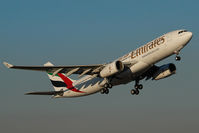 A6-EAK @ VIE - Emirates Airbus 330-200 - by Yakfreak - VAP
