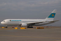 UN-B6701 @ VIE - Kazakstan Government Boeing 767-200 - by Yakfreak - VAP