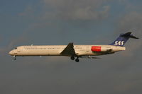 LN-ROW @ EBBR - arrival of OTTAR VIKING on rwy 25L