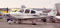 N319SR @ FRG - Cirrus on the Alfa Ramp...
