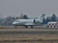 N604EF @ YKM - Departing YKM on a foggy morning