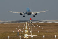 OE-LEA @ VIE - Fly Niki Airbus 320 - by Yakfreak - VAP