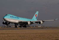 HL7601 @ VIE - Korean Air Boeing 747-400 - by Yakfreak - VAP
