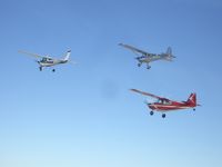 N5232X @ 1V5 - N5232X, and formation flying. - by Heather McRoberts