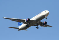 N135DL @ ATL - On final for Runway 9R - by Michael Martin