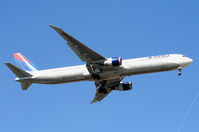 N830MH @ ATL - On final for Runway 9R - by Michael Martin