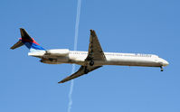 N994DL @ ATL - On final for Runway 9R - by Michael Martin