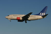 LN-RRZ @ EBBR - final to rwy 25L for flight SK4743