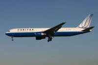 N649UA @ EBBR - descending to rwy 25L - by Daniel Vanderauwera