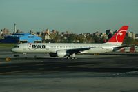 N542US @ LGA - NWA BOEING 757 - by Patrick Clements