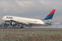 N184DN @ AMS - Delta Air Lines 767-300