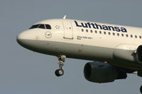 D-AIQE @ BRU - descending to rwy 25L