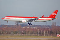 D-AERS @ DUS - Just about to touch down - by Micha Lueck