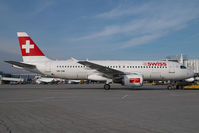 HB-IJM @ VIE - Swiss Airbus 320