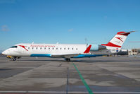 OE-LCO @ VIE - Austrian Arrows Regionaljet - by Yakfreak - VAP