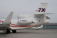 F-WSKY @ VIE - Falcon 7X