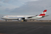 OE-LAK @ VIE - Austrian Airliens Airbus 340-300 - by Yakfreak - VAP